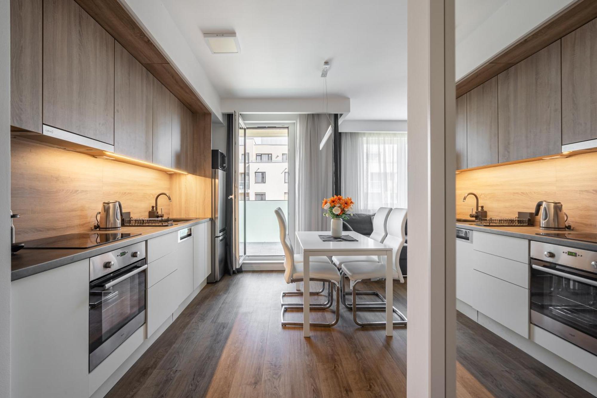 Corvex With Balcony Apartment *